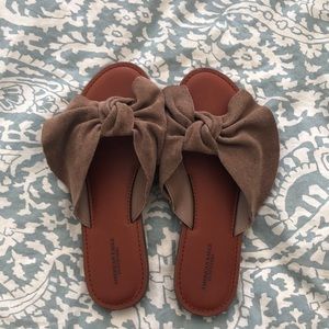 American eagle sandals